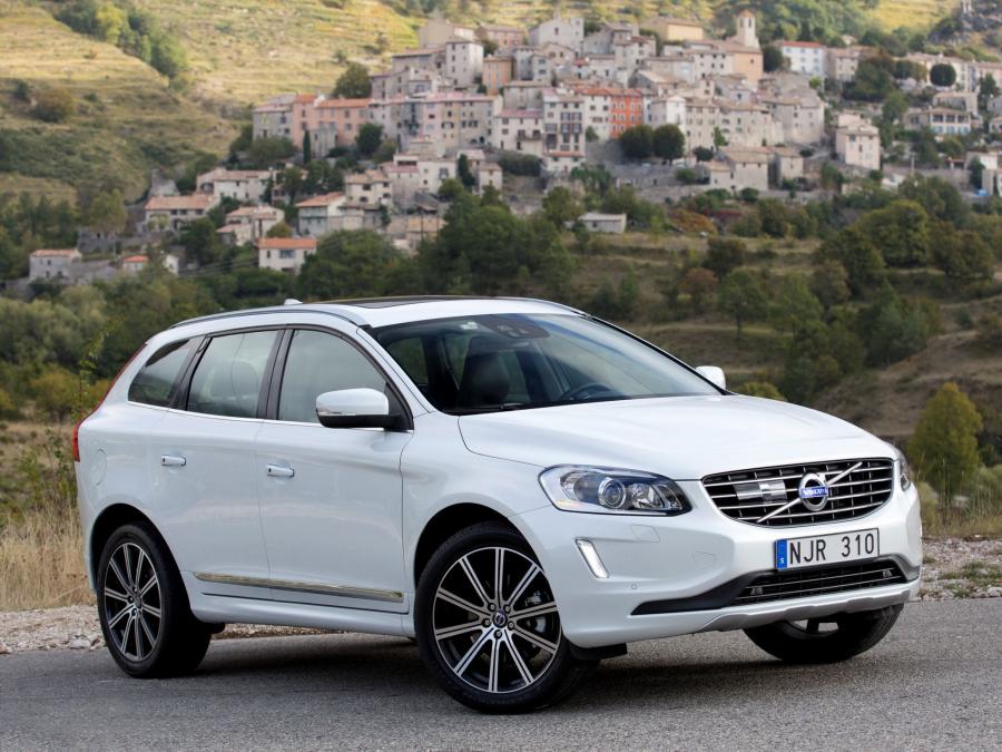  Volvo XC60 T6 2013 года  (фото 6 из 17)
